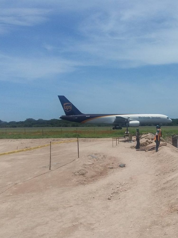 CONSTRUCCION DE BOVEDA EN AEROPUERTO M. ROMERO.