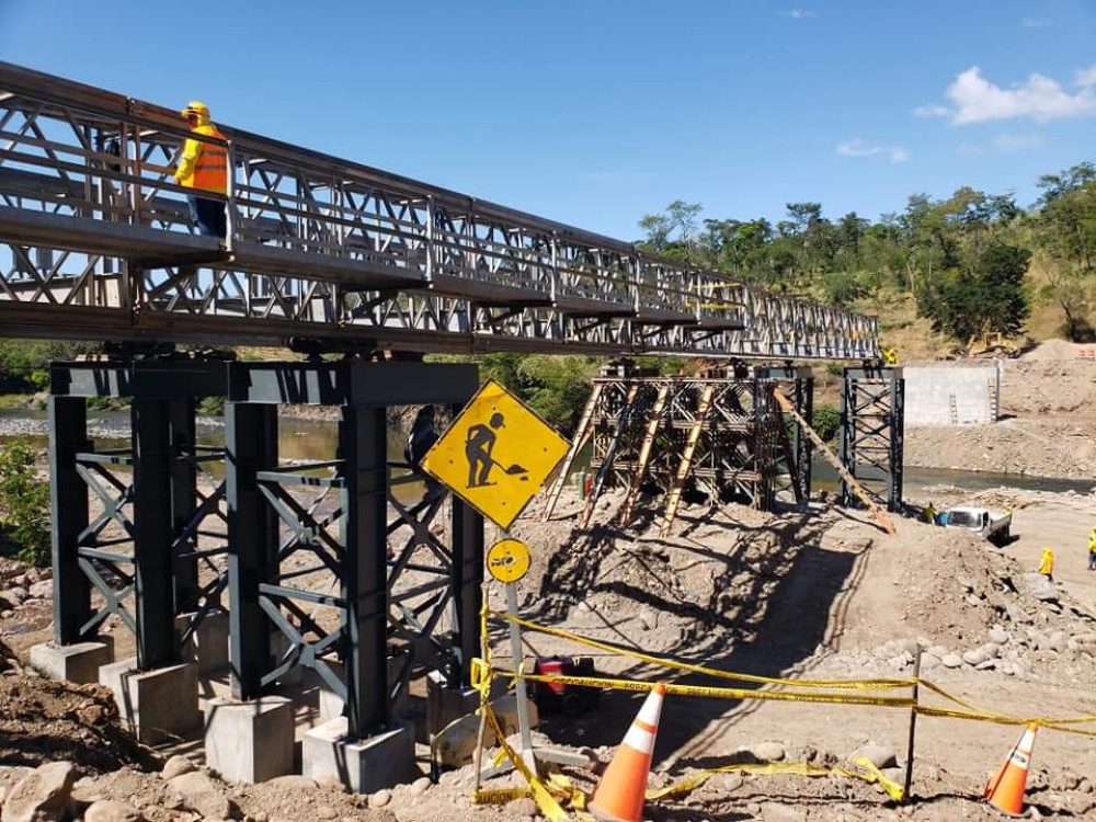 MONTAJE DE ESTRUCTURA METALICA PUENTE TOROLA, MORAZAN.