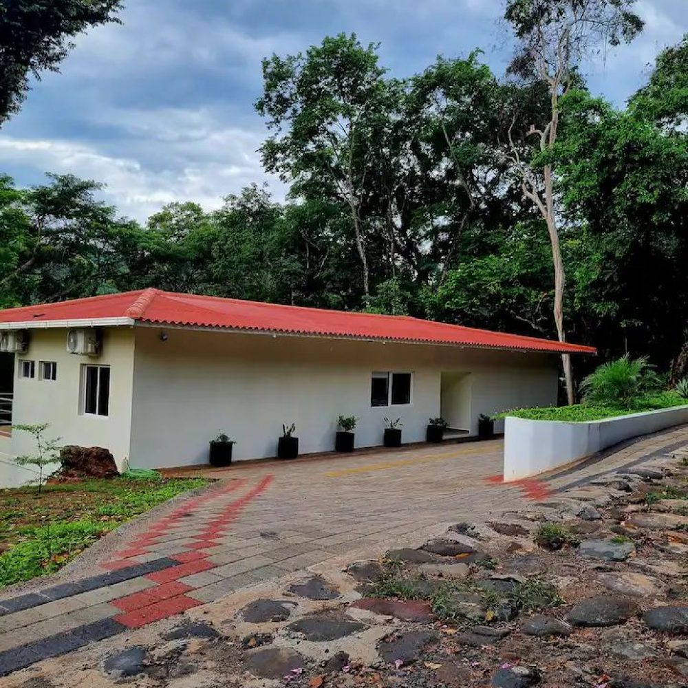 RESIDENCIA DE COMPLEJO TURISTICO BAHIA DORADA, SONSONATE.